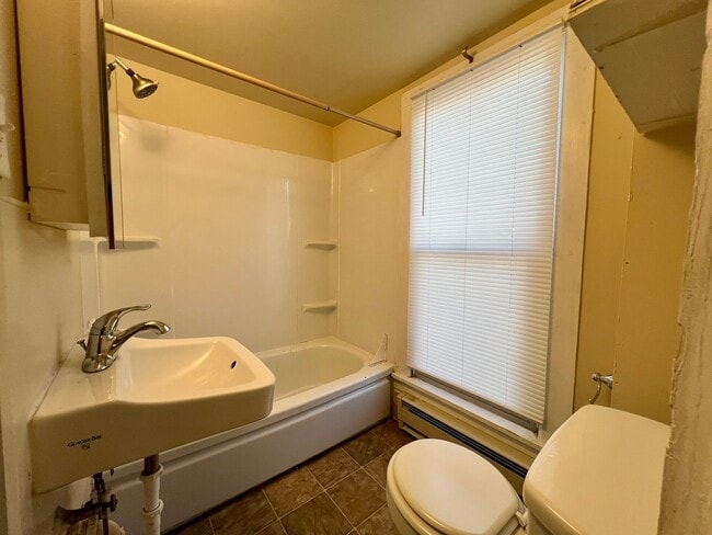 Building Photo - 323 Whiteriver Ave