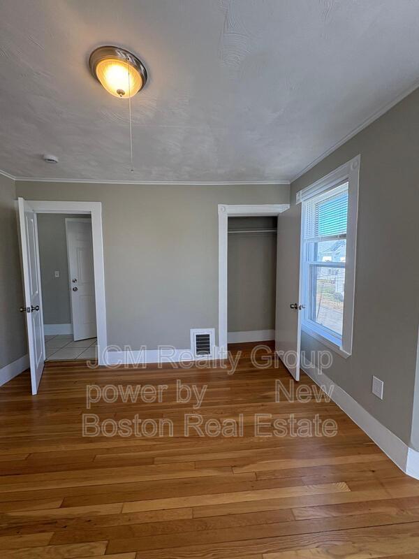 Building Photo - 40 Hurd St