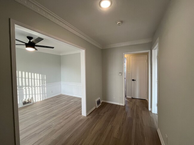 Interior Photo - 611 Levering Ave