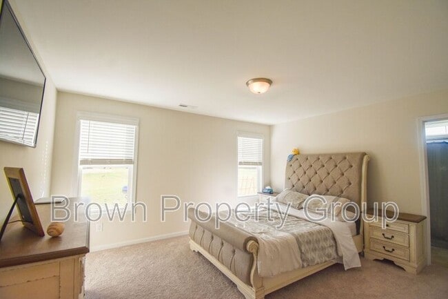 Building Photo - 5967 Gator Wy