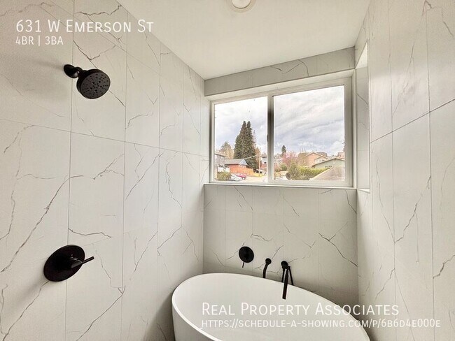 Building Photo - 631 W Emerson St