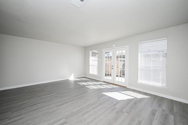Building Photo - 6514 Kentwick Dr
