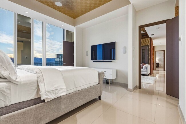 Building Photo - Waldorf Astoria 4707-Strip/City/Mtn Views from this Stunning 2Bd/2.5Ba Residence
