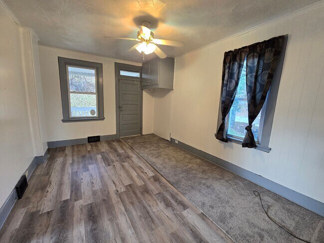 Building Photo - mad5865