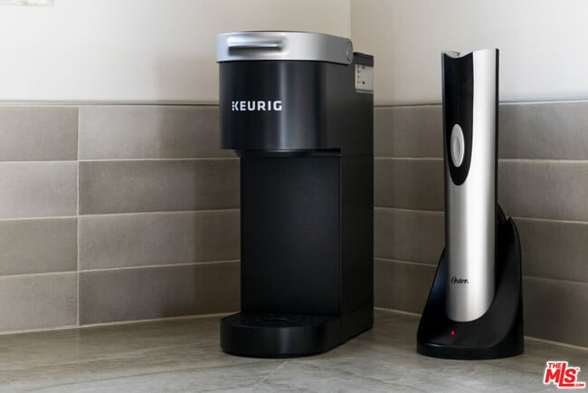 Building Photo - 7853 Brighton Ave