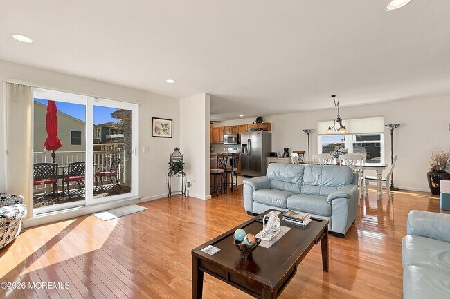 Building Photo - 15 Farragut Ave