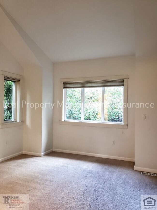 Building Photo - 10275 NW Alder Grove Ln