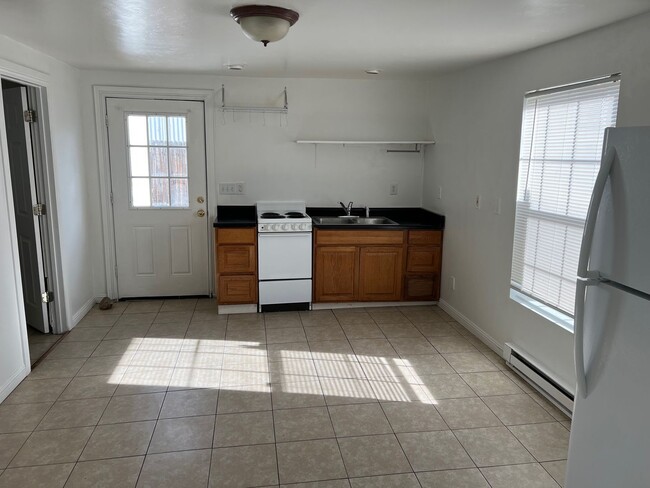 Building Photo - 815 Dameron Dr