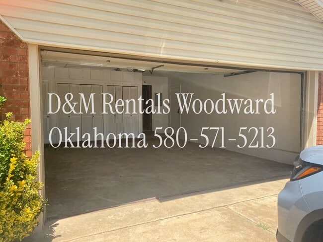 Building Photo - 3636 Cheyenne Dr