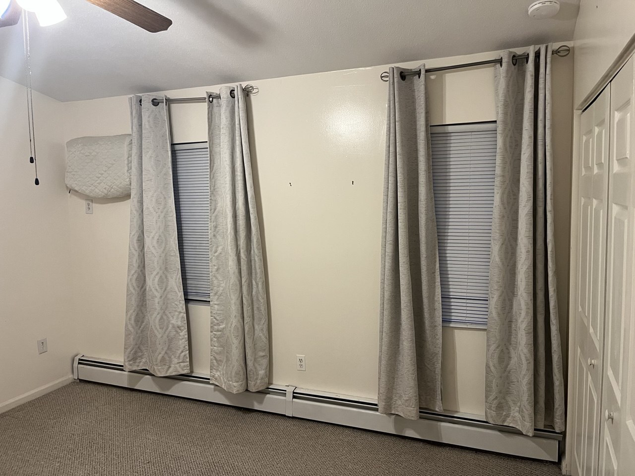 Building Photo - 565 Quaker Ln