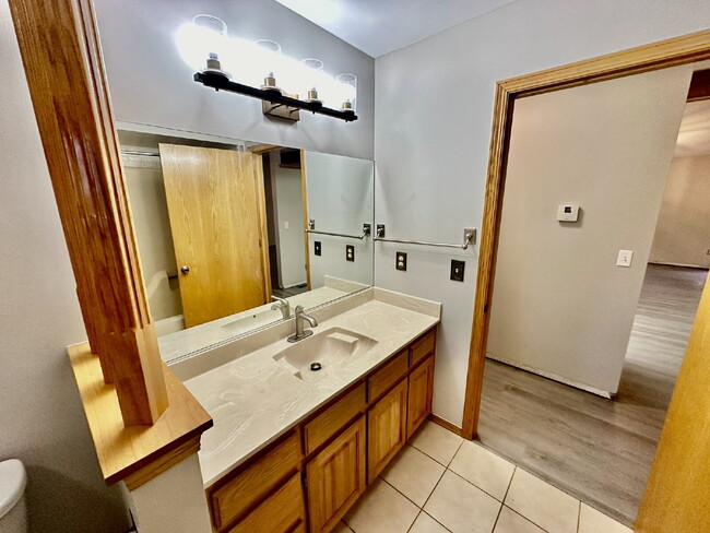 Building Photo - 25 N Cerney Ln
