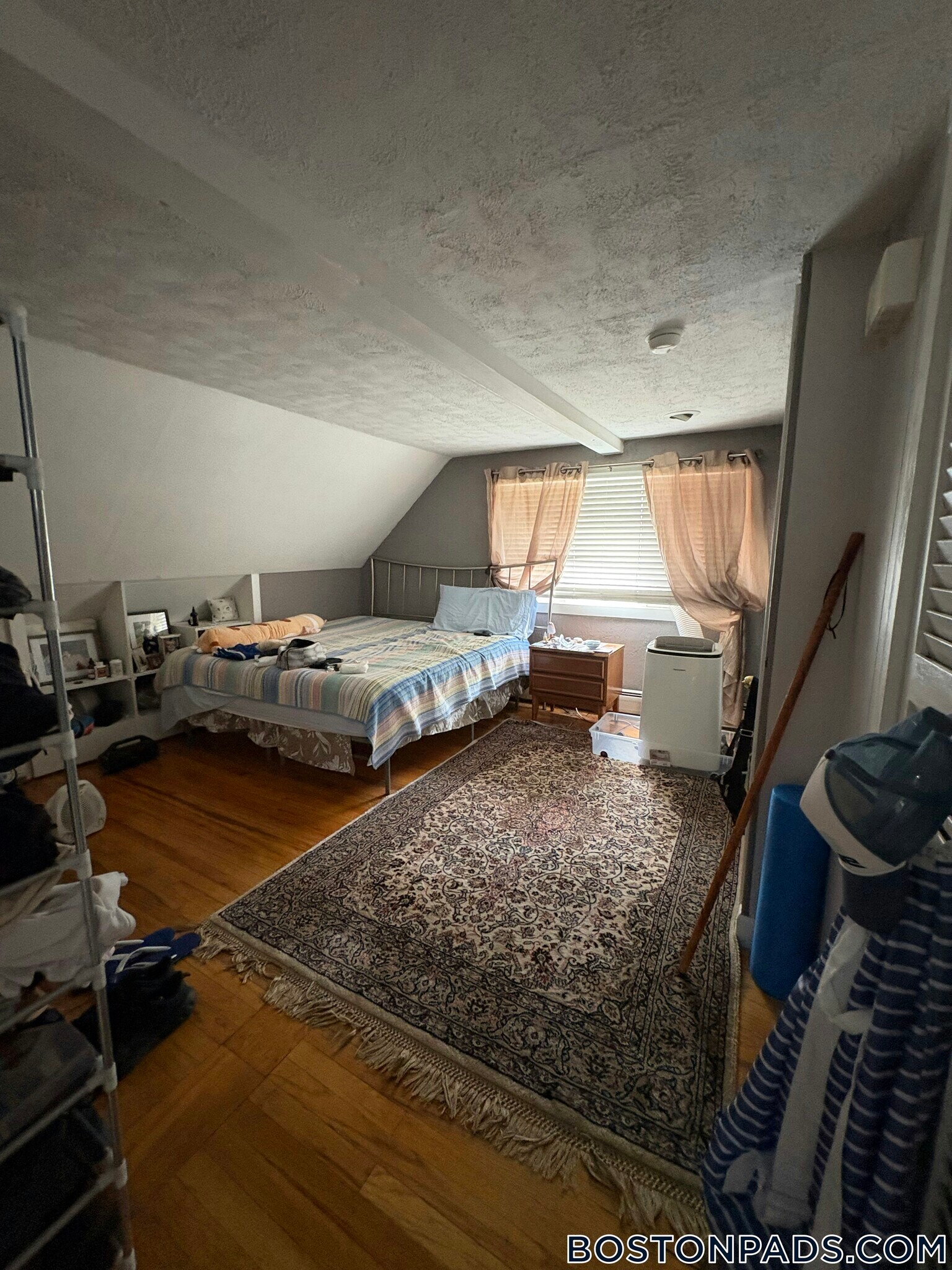 Building Photo - 370 Main St