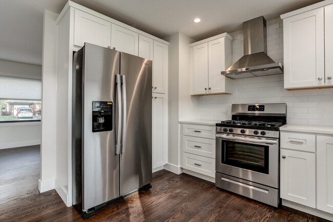 Building Photo - 4721 W 61st Terrace