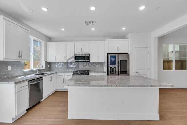 Building Photo - 7268 Wishwood Pl