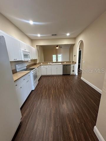 Building Photo - 5088 Ashwood Dr
