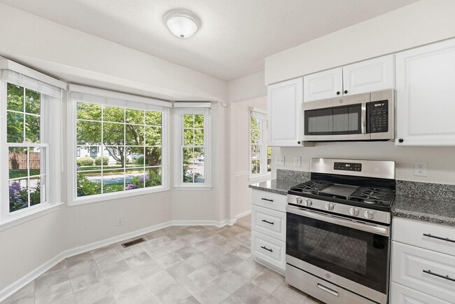Building Photo - 719 Arbor Ct