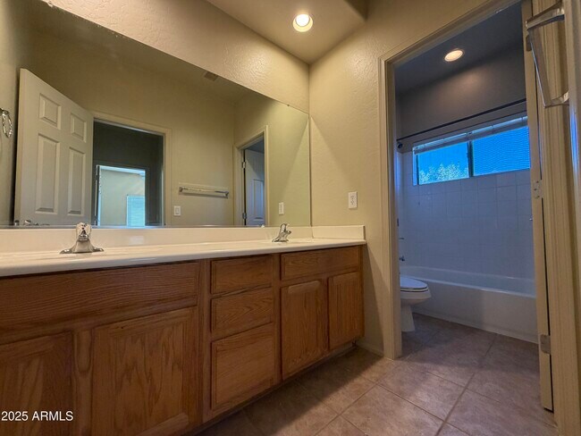 Building Photo - 6285 S Fawn Ct