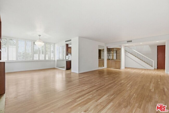 Building Photo - 211 S Spalding Dr