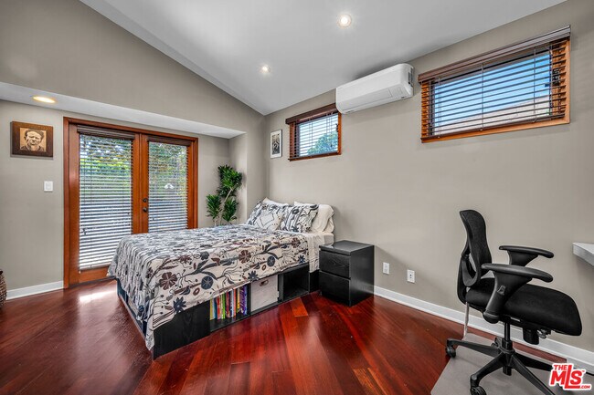Building Photo - 4450 Campbell Dr