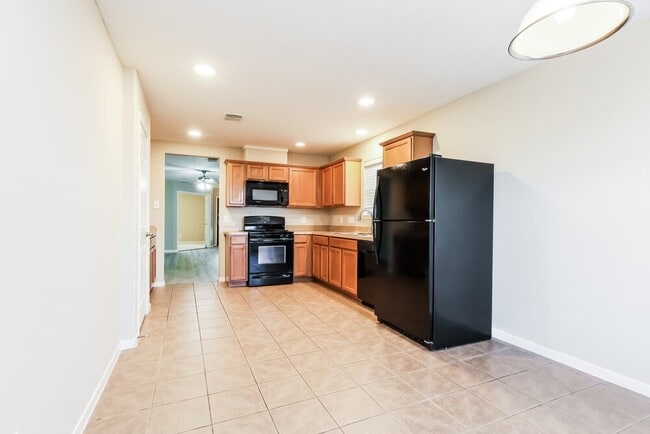 Building Photo - 21639 Kingston Terrace Ln