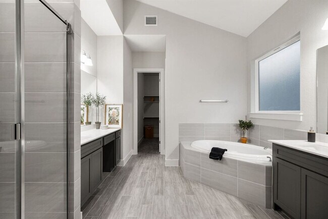 Building Photo - 11102 1/2 Charger Wy