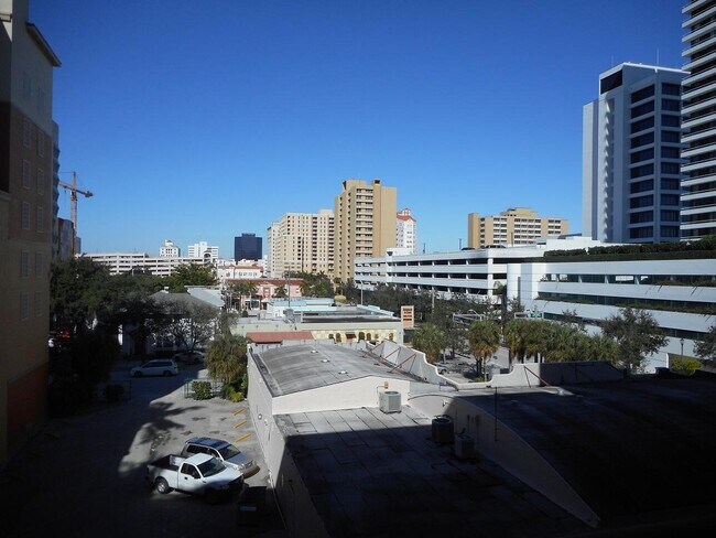 Building Photo - 600 S Dixie Hwy
