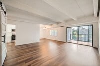 Building Photo - Completely Updated 2 Bedroom 2 Bathroom Condo Available NOW! Garage Parking Included!