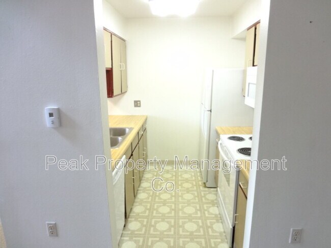 Building Photo - 512 E Monroe Dr