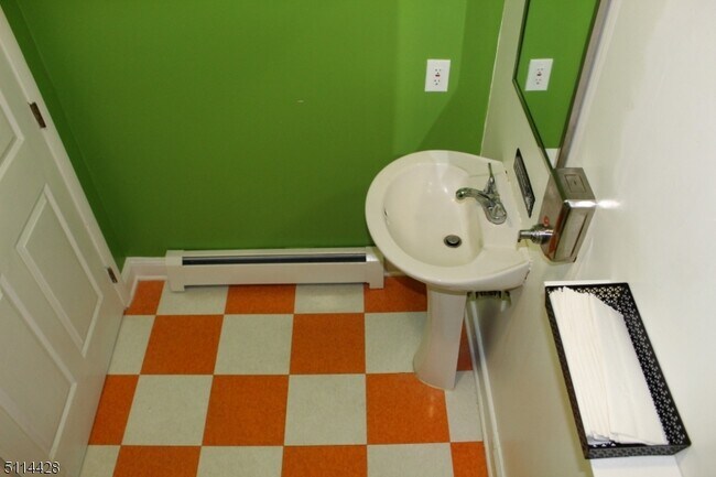 Building Photo - 396 S Main St