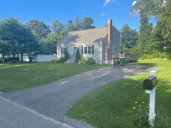Primary Photo - 99 Conlyn Ave