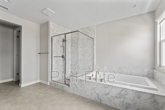 Building Photo - 28649 Windbreak Tr