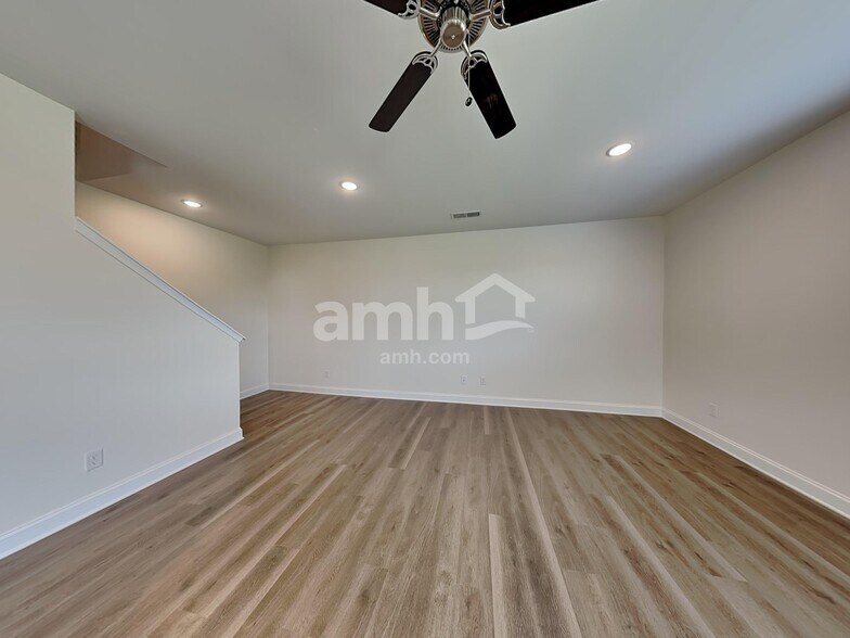 Building Photo - 3500 Lincoln Hts Ln