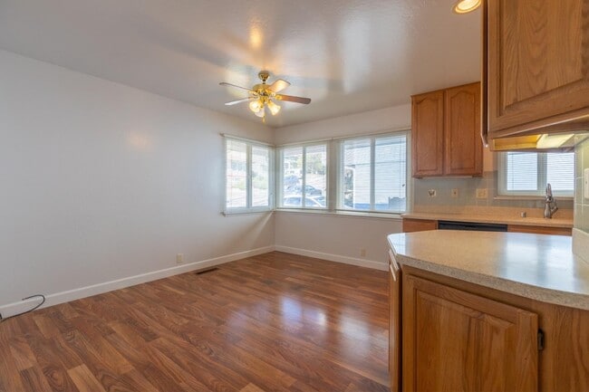 Building Photo - 1122 Grand Teton Dr