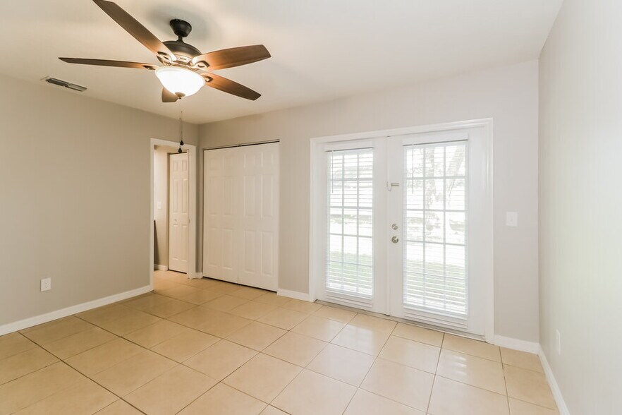 Building Photo - 18314 Swan Lake Dr