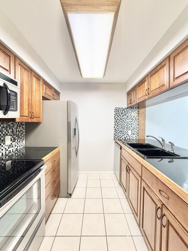 Building Photo - 3455 Countryside Blvd