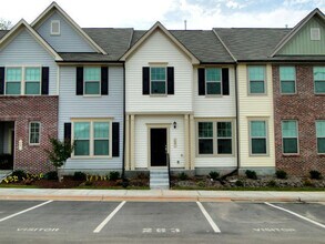 Building Photo - 62 Holly Berry Ln