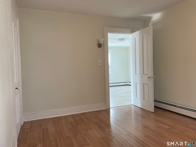 Building Photo - 247 East Ave