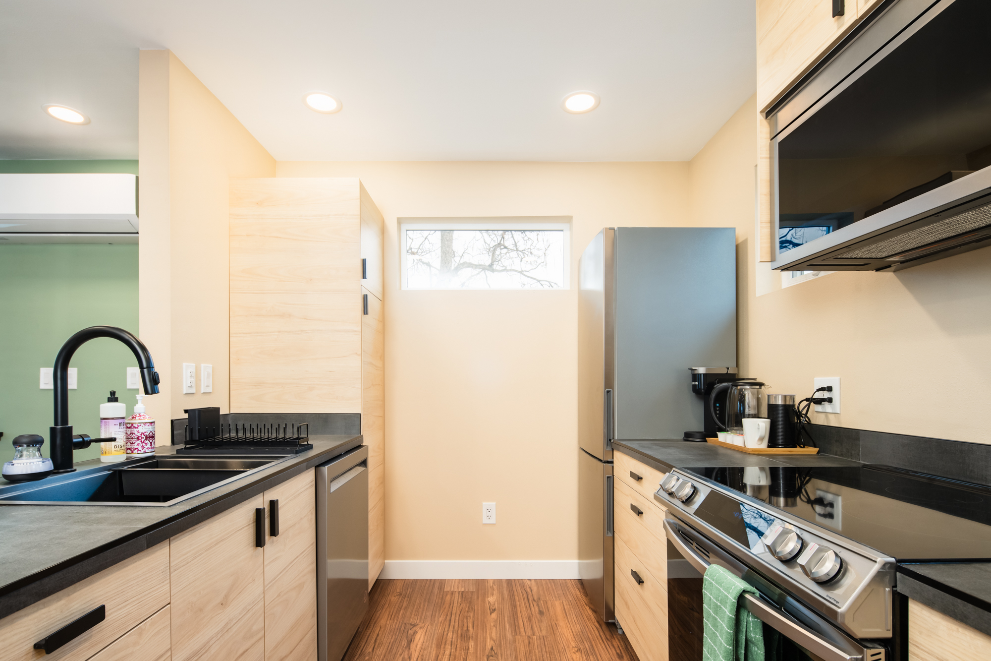 Building Photo - 4877 Beach Ct