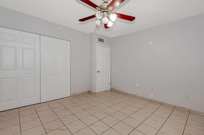 Building Photo - 740 NW 105th Pl