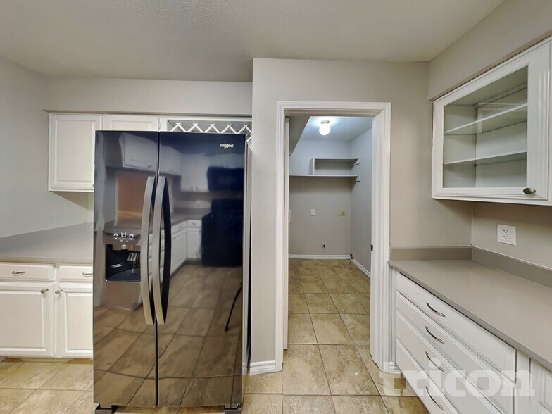 Building Photo - 2124 Glenn Ln