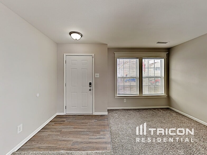 Building Photo - 10864 Grace Dr