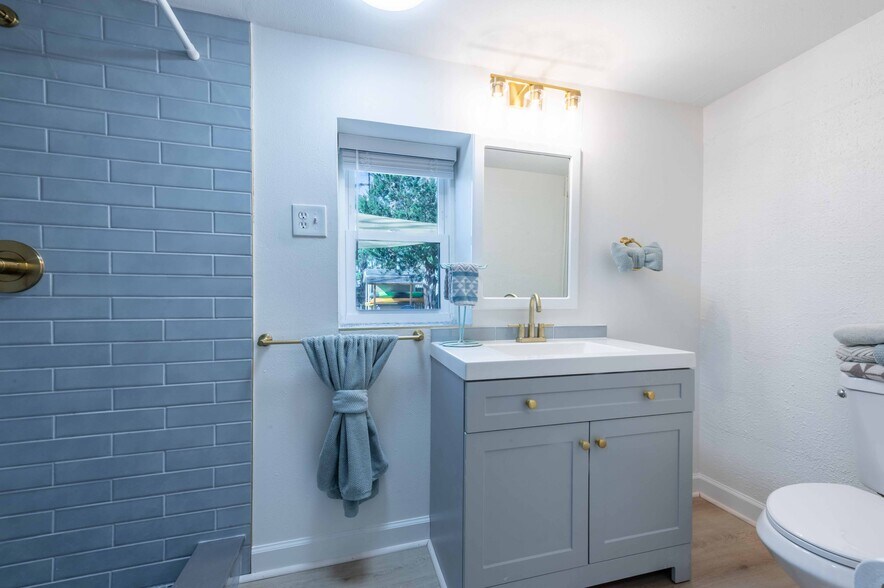 Building Photo - 1216 10th St N