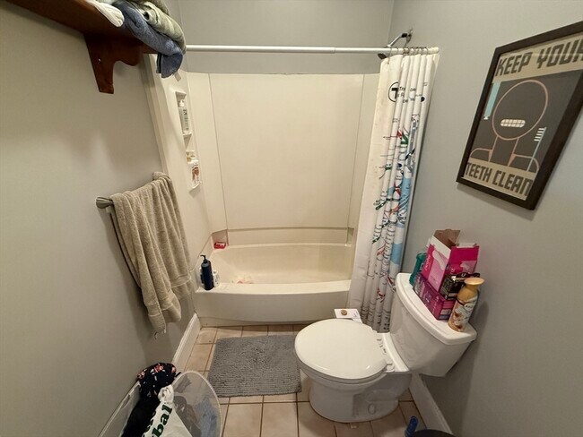 Building Photo - 146 W Fourth St