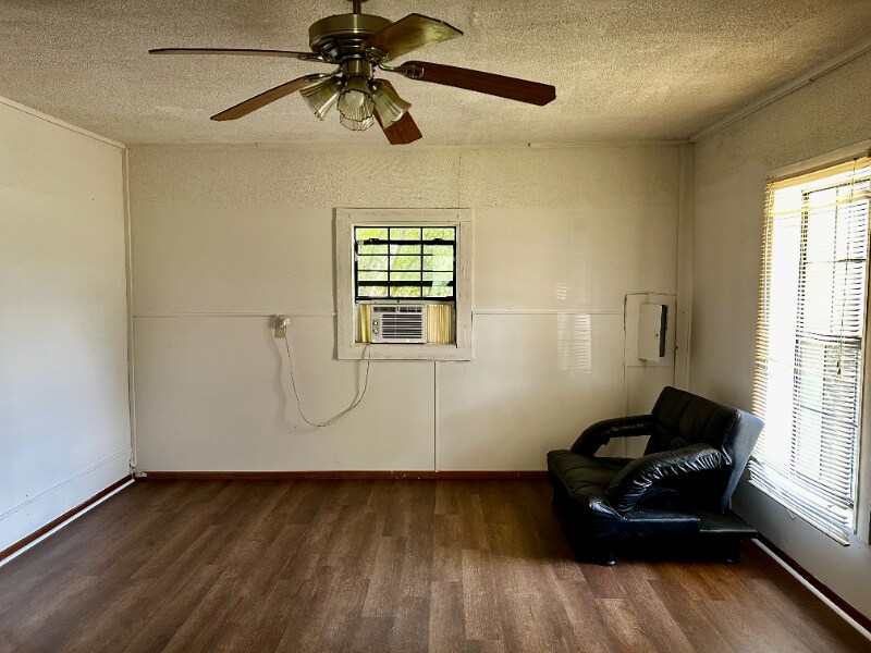 Building Photo - 313 Mahlon St