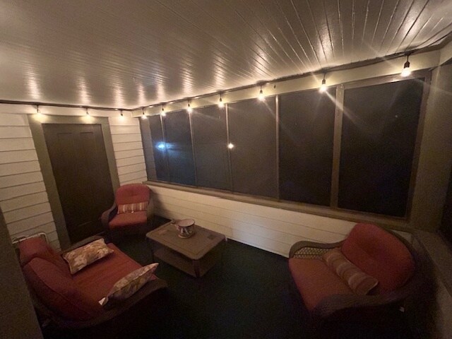 Back screened in porch - 2933 E Derbyshire Rd