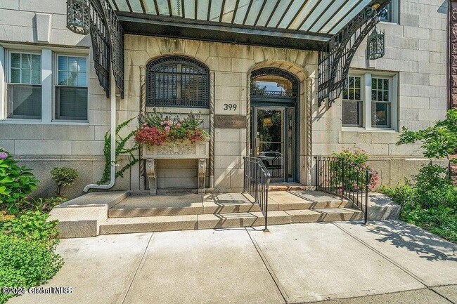 Primary Photo - 399 State St