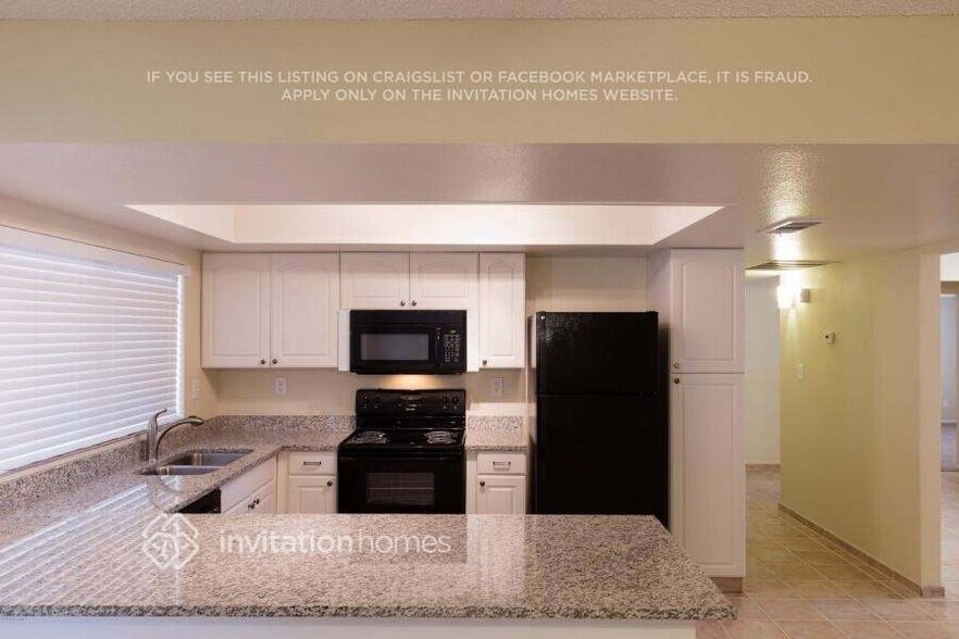 Building Photo - 5420 W Desert Cove Ave