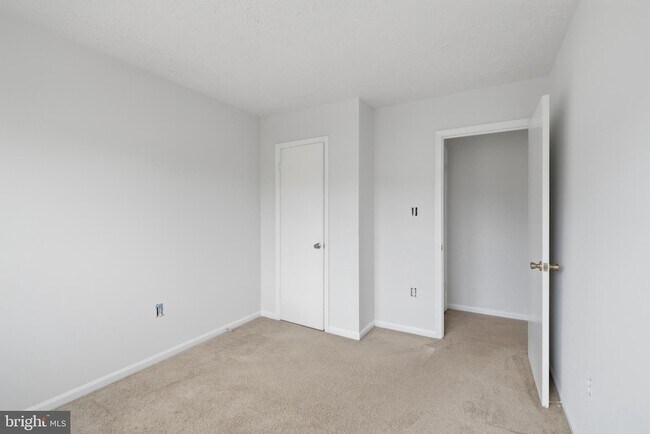 Building Photo - 8635 Reinecke Ct