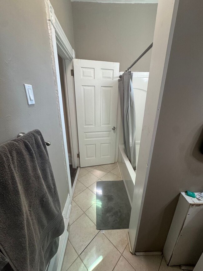 Building Photo - 5498 Hays Street