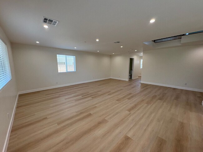Building Photo - 22Dalton